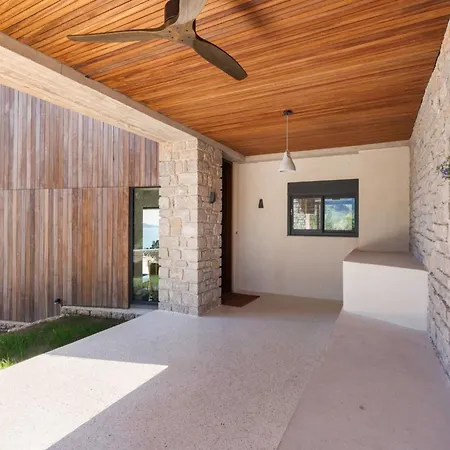 Odissos - Private Paradise With 2 Infinity Pools & Sea Access *